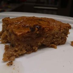 A picture of Healthy, vegan, sugarfree, bannana peanut butter cake.