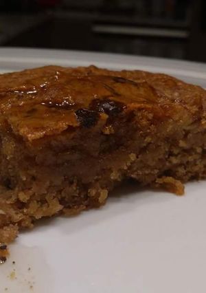 A picture of Healthy, vegan, sugarfree, bannana peanut butter cake.