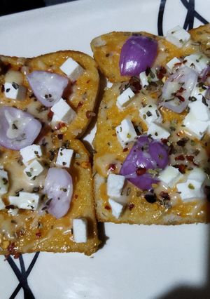 A picture of Bread pizza.