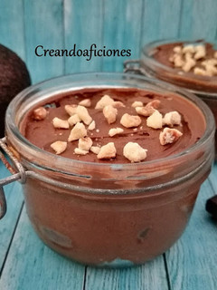 Una foto de Mousse de chocolate y aguacate
