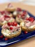 Canapé riquísimo en 5 minutos | Canapé de queso gorgonzola y perdiz en escabeche con granada