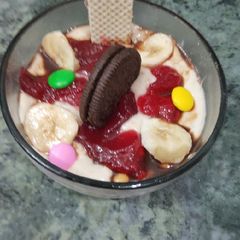A picture of No bake banana 🍌 cheese chilled cake in bowl.