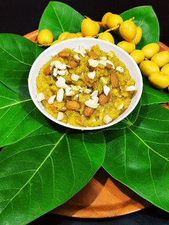 પીળી ખારેક નો હલવો (Yellow Kharek Halva Recipe In Gujarati) રેસીપી મુખ્ય ફોટો