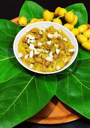 પીળી ખારેક નો હલવો (Yellow Kharek Halva Recipe In Gujarati) રેસીપી મુખ્ય ફોટો