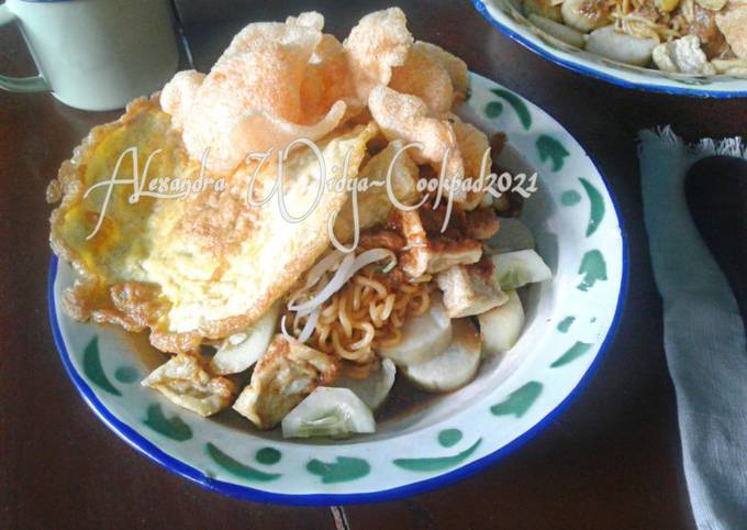 Ketoprak Mie Instan + Telur Dadar