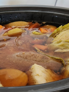 A picture of Crockpot Corned Beef and cabbage.