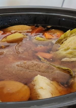 A picture of Crockpot Corned Beef and cabbage.