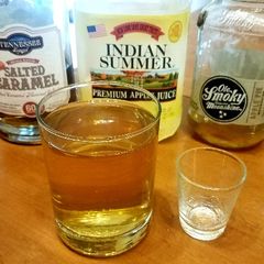 A picture of Caramel Apple Cocktail.