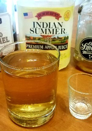 A picture of Caramel Apple Cocktail.