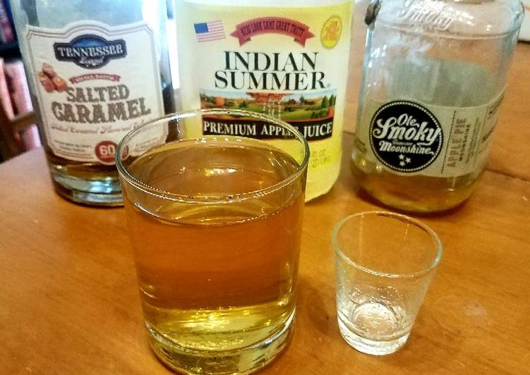 Recipe of Homemade Caramel Apple Cocktail