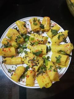 ખાંડવી (Khandvi recipe in gujarati) રેસીપી મુખ્ય ફોટો