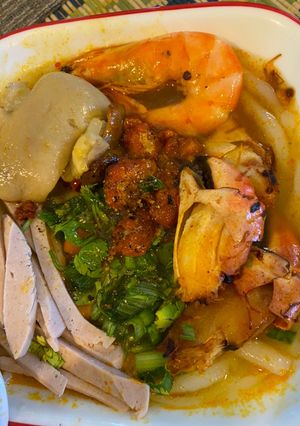 A picture of Banh Canh with Crab and Pork Hock.