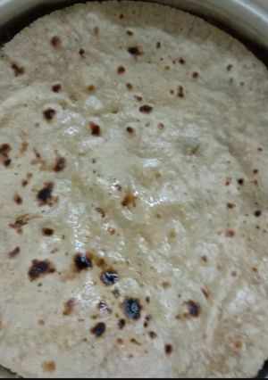 ફુલકા રોટલી (Fulka Rotli Recipe In Gujarati) રેસીપી મુખ્ય ફોટો