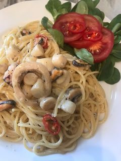 Tenger gyümölcsei spagettivel recept fotója