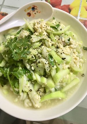 Hình của món Bầu xào trứng.