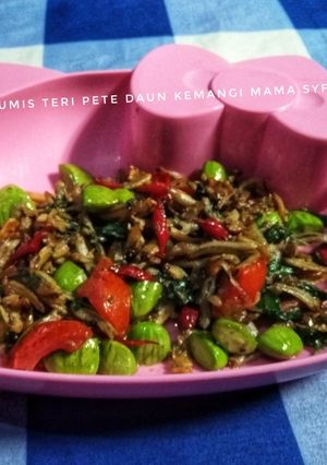 Foto resep Tumis teri Pete daun kemangi
