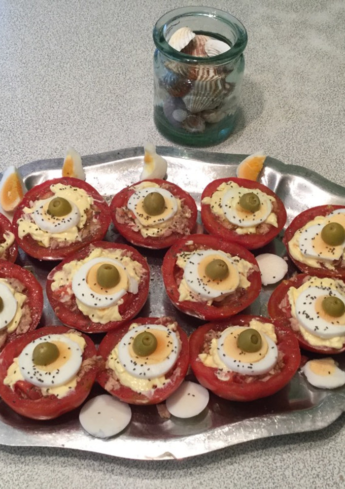 Una foto de Tomates rellenos de atún