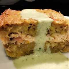 Una foto de Pastel de plátano y salmón