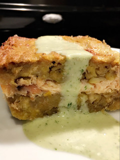 Una foto de Pastel de plátano y salmón