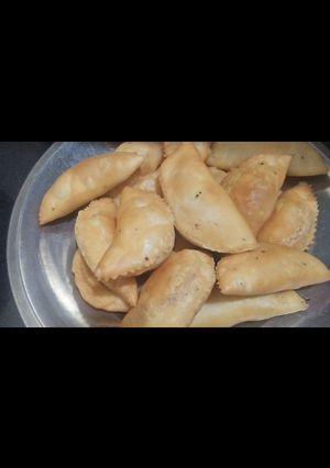 नींबू की गुजिया (Nimbu ki gujiya recipe in hindi) रेसिपी मुख्य फोटो