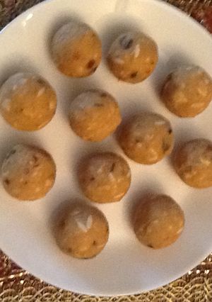 A picture of Dry Fruits Laddoos.