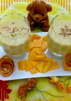 A picture of Mango Banana Smoothie.