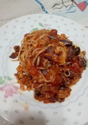 Una foto de Fideos a la puttanesca (versión lo que había)