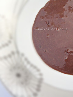 A picture of Chocolate sauce.
