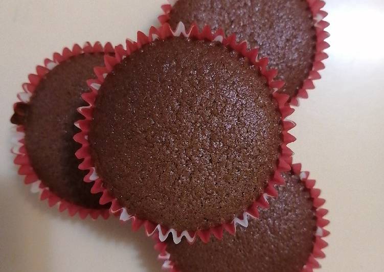 Chocolate cupcakes using cocoa powder
