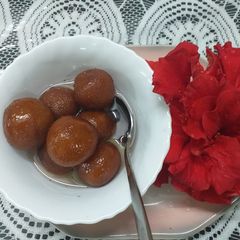 A picture of Bread Gulab Jamun.