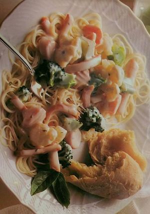 A picture of Angel Hair Spaghetti With Vegetables & Ham.