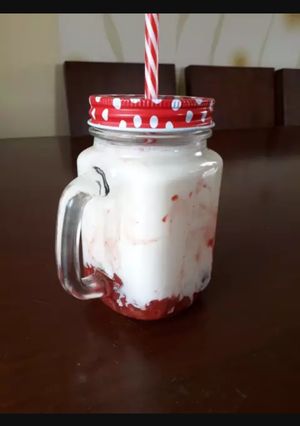 Una foto de Leche de fresa coreana aesthetic