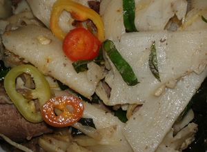 Hình của món Măng Xào Thịt Bò Lá Lốt.