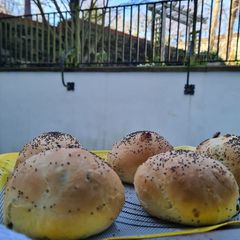 Burger buns with sunflower seeds A picture of Burger buns with sunflower seeds.