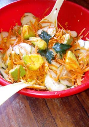 Una foto de Ensalada tropical refrescante