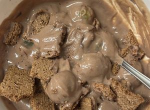 Foto de Bowl proteico de chocolate com uvas e magic toast