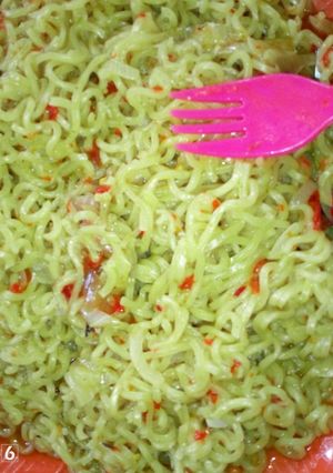 A picture of Indomie.
