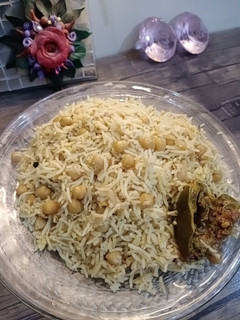 A picture of Chana pulao.