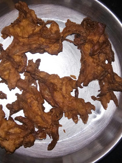 A picture of Crispy Onion Pakoda.