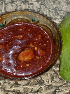 ગોળ કેરી નું અથાણું (Gol Keri Athanu Recipe In Gujarati) રેસીપી મુખ્ય ફોટો