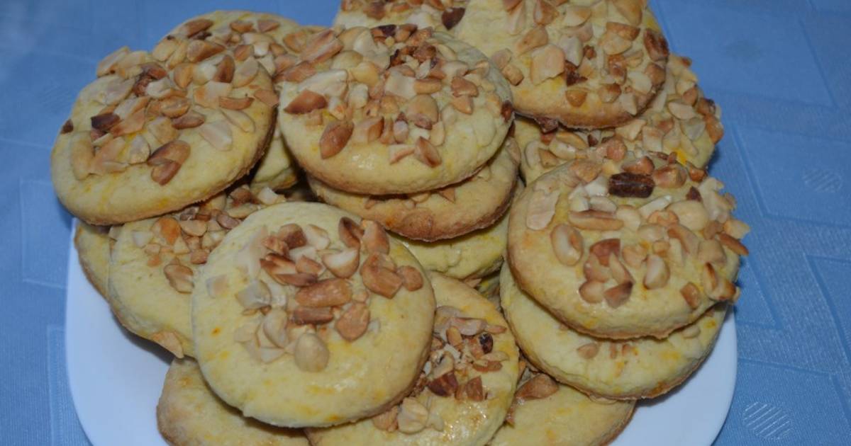 Печенье посыпанное орехами