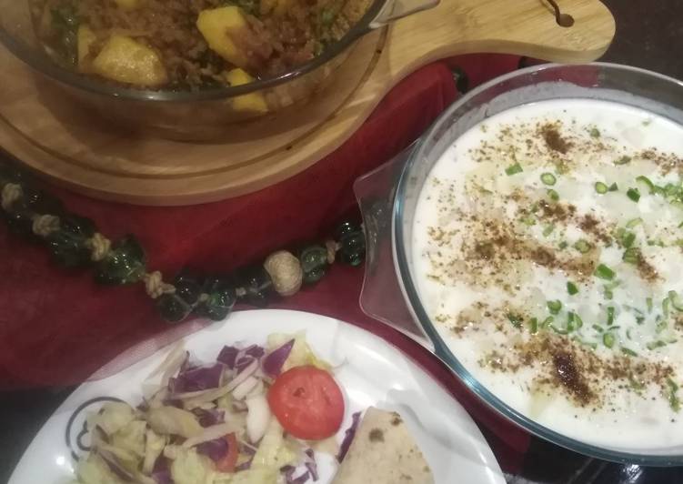 Recipe of Any-night-of-the-week Aalu qeema with dahi phulki