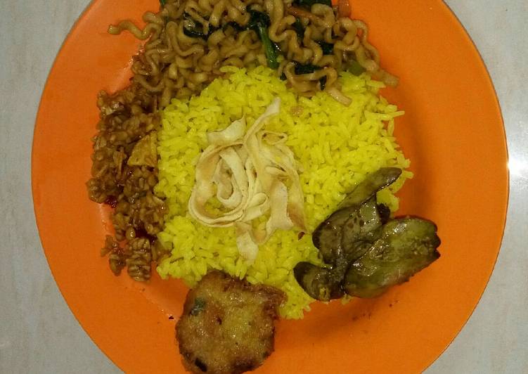 Nasi kuning apa adanya