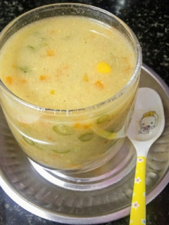 இனிப்பு சோளம் காய்கறிகள் சூப் (Sweet Corn Vegetables Soup) செய்முறை முக்கிய புகைப்படம்