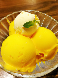 Una foto de Helado de mango