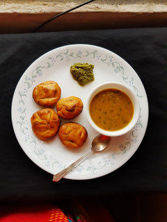 दाल बाटी (Dal bati recipe in Hindi) रेसिपी मुख्य फोटो