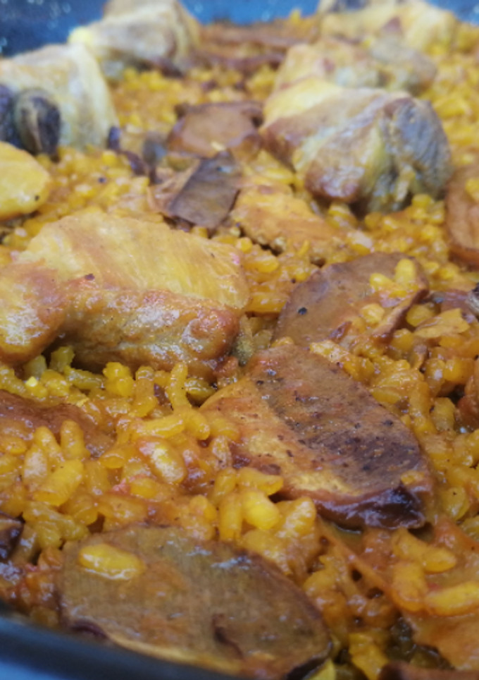 Una foto de Arroz de costillas, boletus y trufa