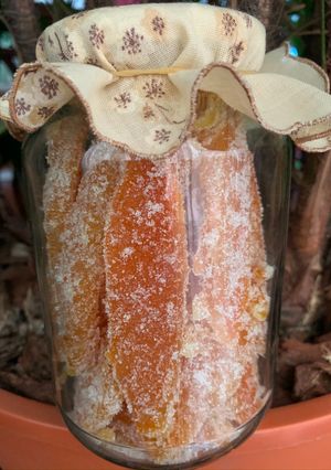Una foto de Cascaritas de naranja escarchadas