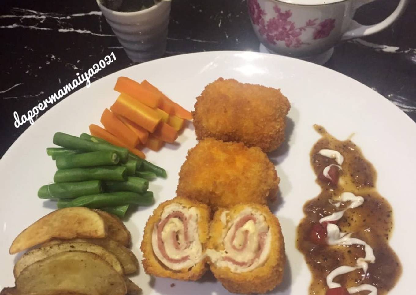 Chicken Cordon Bleu Mini Saus Lada Hitam
