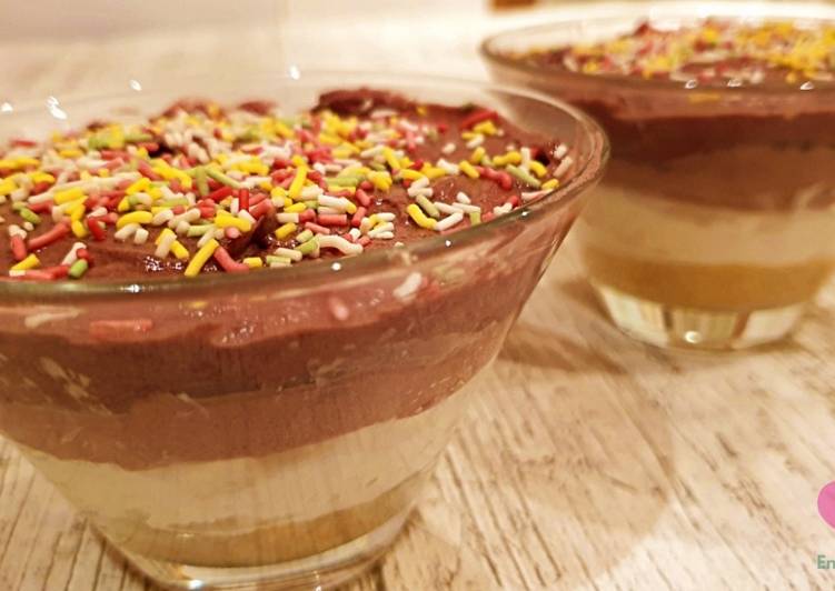 Tarta tres chocolates en vasitos - Versión rápida